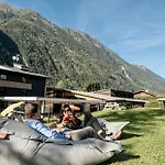 Big Sky & Ξενοδοχείο 4*