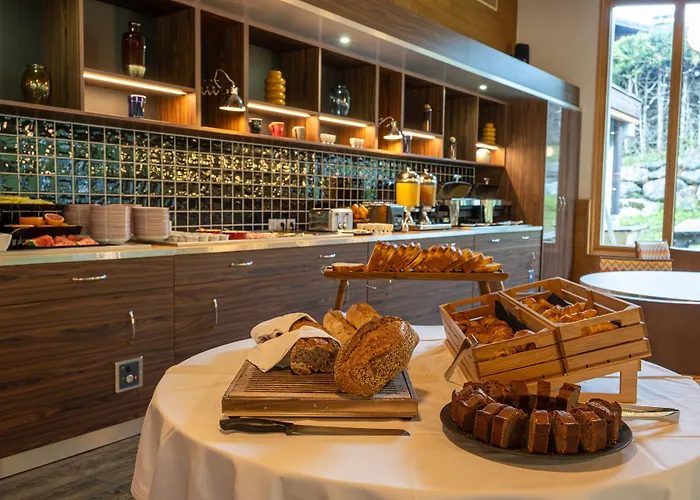 Big Sky & Ξενοδοχείο Σαμονί