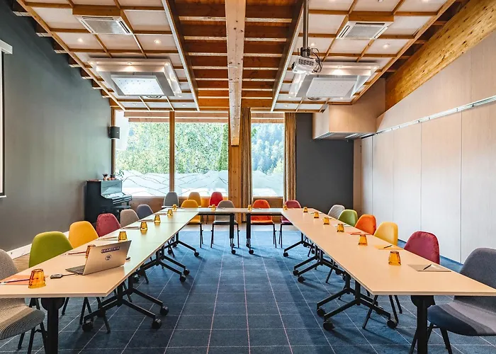 Готель Big Sky &