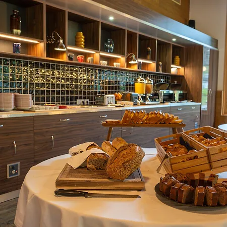 Big Sky & Hotel Chamonix