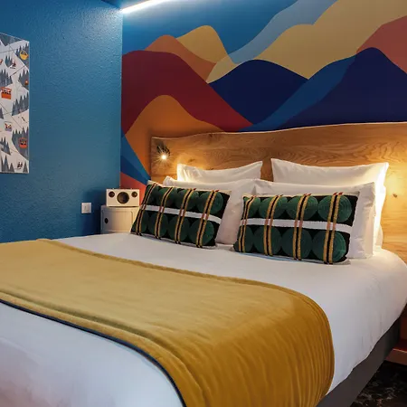 Big Sky & ホテル シャモニー